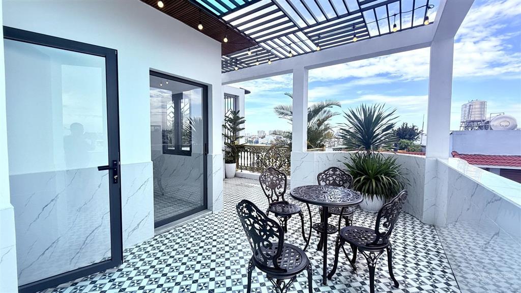 Nhà 6 tầng gần emart 2, lô góc cực thông thoáng, dtsd sàn 360m2, thang máy