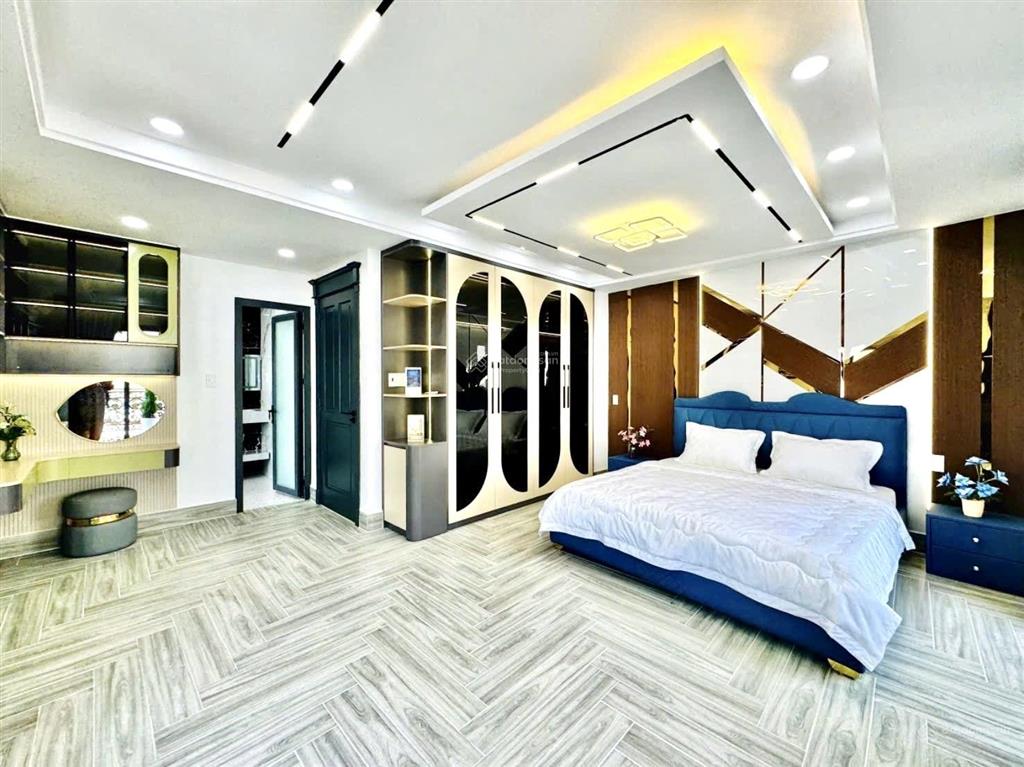 Nhà 6 tầng gần emart 2, lô góc cực thông thoáng, dtsd sàn 360m2, thang máy
