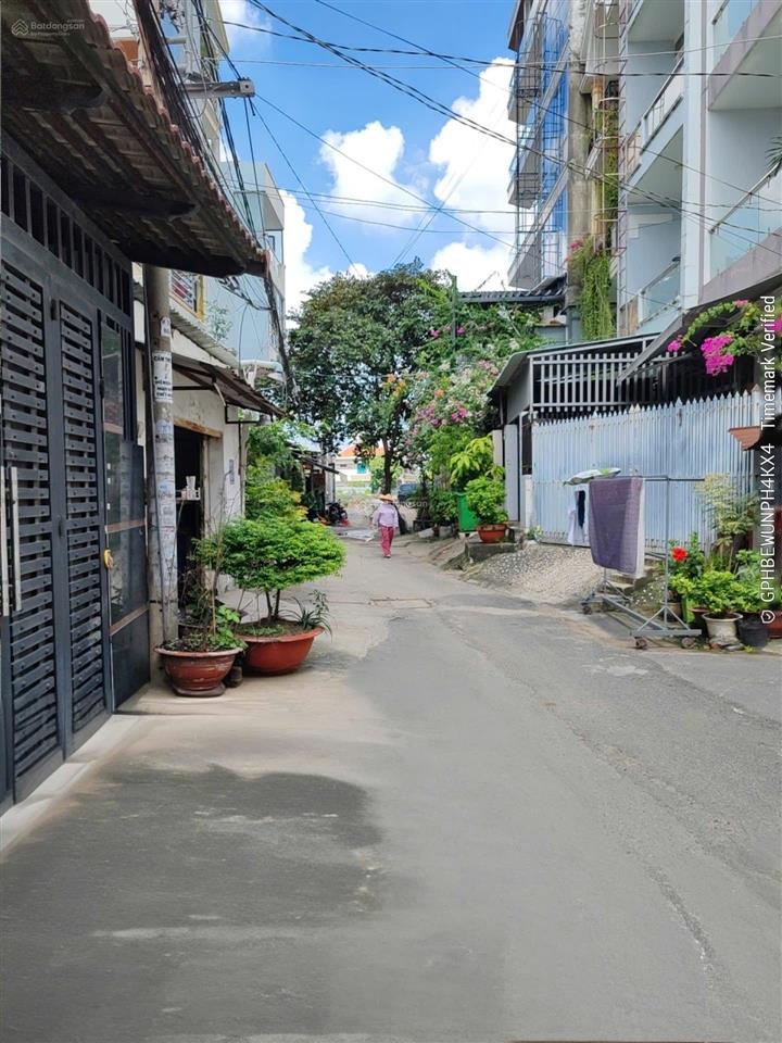 Sau lưng chung cư khang giá  emart phan huy ích