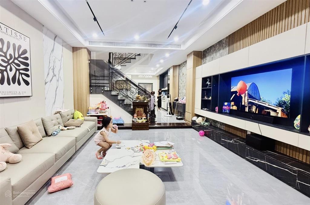 Mặt tiền đường số 6 khu cityland garden hill vị trí vip không gian sống đẳng cấp.
