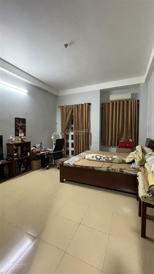 Nhà 4 tầng khu phân lô đồng bộ đường 8m có lề ô tô ngủ trong nhà 9,6 tỷ!