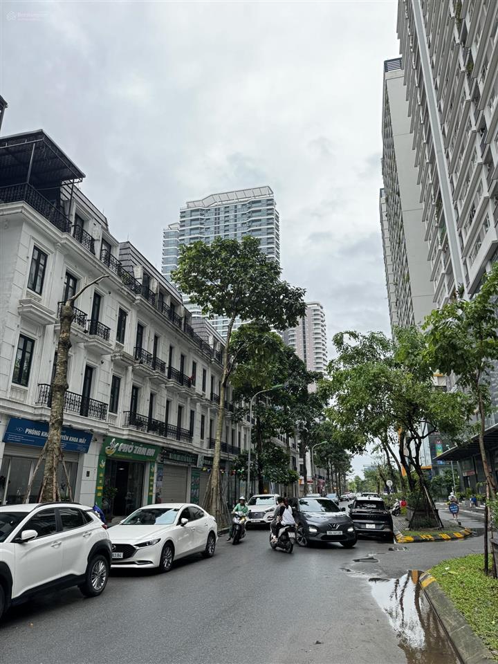 Mới ra  hàng hiếm  shophouse embassy 120m2  49,9 tỷ   0978 025 ***