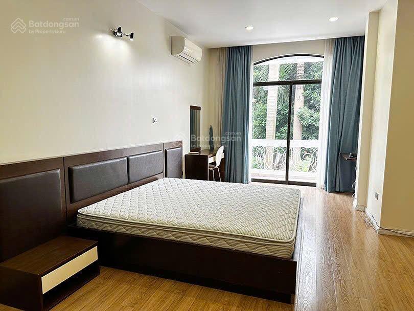 Mới ra  biệt thự dịch vọng  200m2  40 tỷ   0978 025 ***