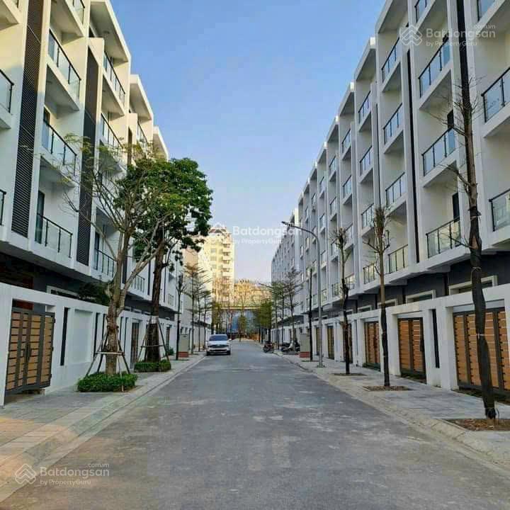 Bán gấp liền kề phú diễn  80m2  22 tỷ   0902 238 ***