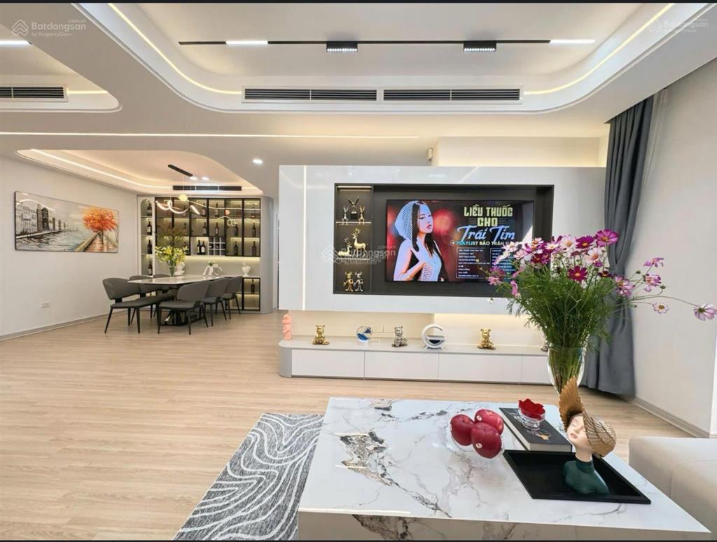 Cần tiền gấp  bán rẻ  3 phòng ngủ  10.2 tỷ   0978 025 ***