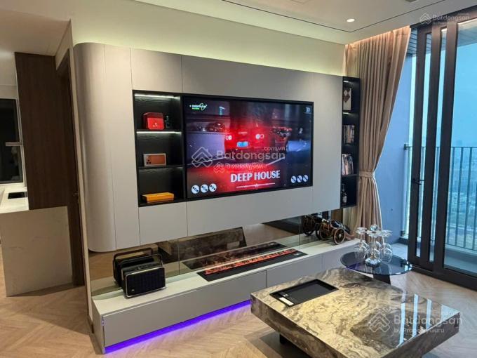 Mới ra  3 phòng ngủ đẹp  cần bán gấp  101m2  12 tỷ   0978 025 ***