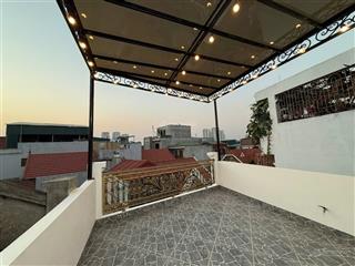 40m, 5 tầng thang máy, phố nguyễn chính, sổ chính chủ, giá tốt