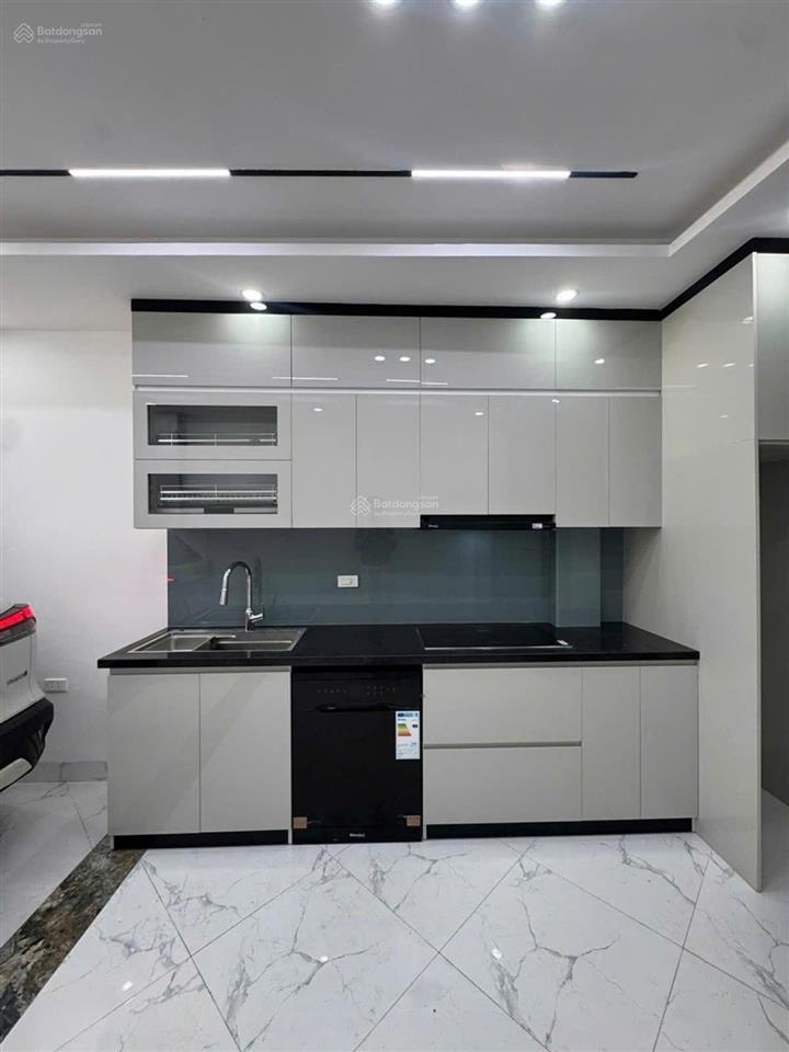 Siêu phẩm 9,9 tỷ 45m², 5 tầng  view hồ linh đàm thang máy  ô tô vào nhà  nói không với qh