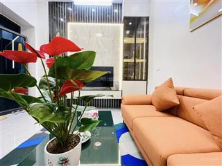 Chính chủ bán nhà phố tôn đức thắng 22m 5 tầng 100m ra ô tô giá 5.6 tỷ nhà 5 tầng mới.