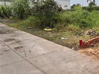 Bán đất tại phường nhà mát, bạc liêu, giá cực chất 560 triệu, 400 m2 cách mẹ nam hải 700m2 .