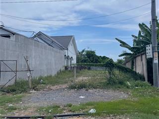 Đất ngay tt, 103m2 xây dựng đủ, pháp lí chuẩn , sổ sách đầy đủ , năm căn , cà mau.