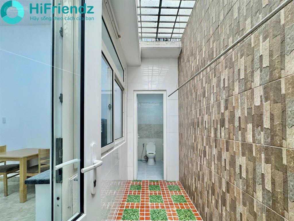 Căn hộ dịch vụ tách bếp 1 phòng ngủ  giếng trời  kdc trung sơn sát quận 8 quận 7