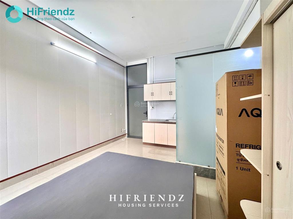 Chdv ban công mới 100%  ngay cầu tạ quang bửu  full nội thất mới