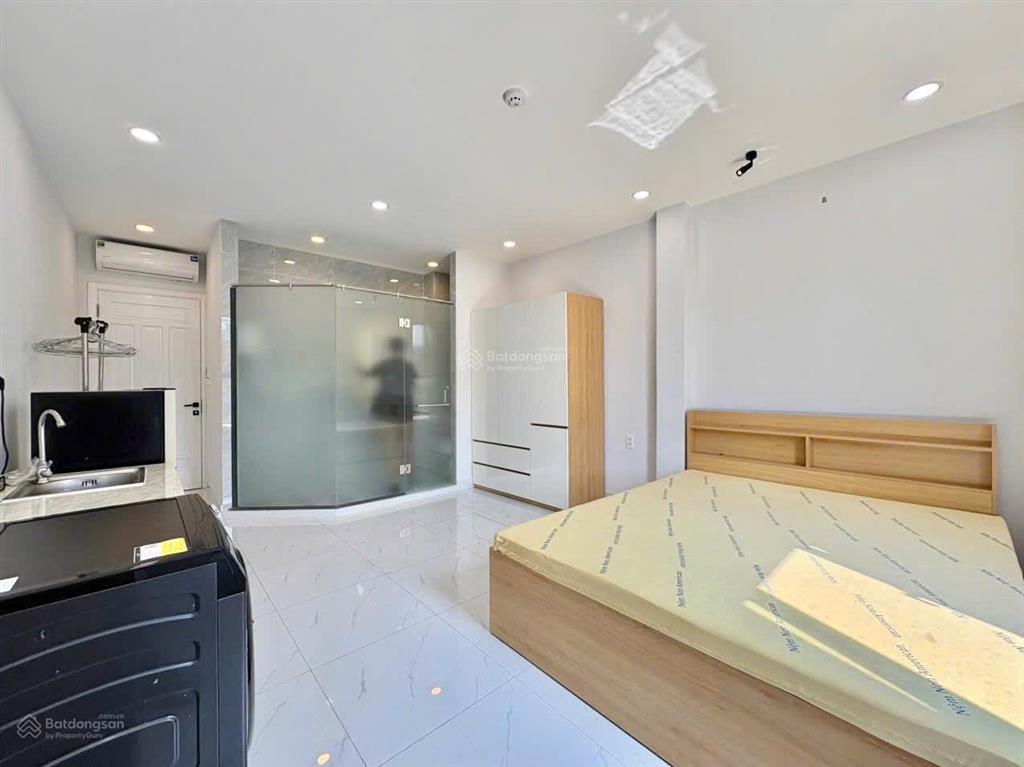 Chuẩn chdv sang xịn  máy giặt riêng  sát cầu chữ y tiện di chuyển qua quận 5.