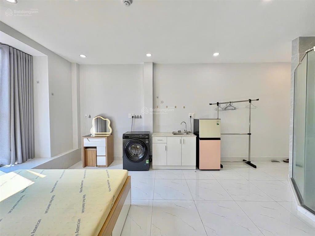 Chuẩn chdv sang xịn  máy giặt riêng  sát cầu chữ y tiện di chuyển qua quận 5.