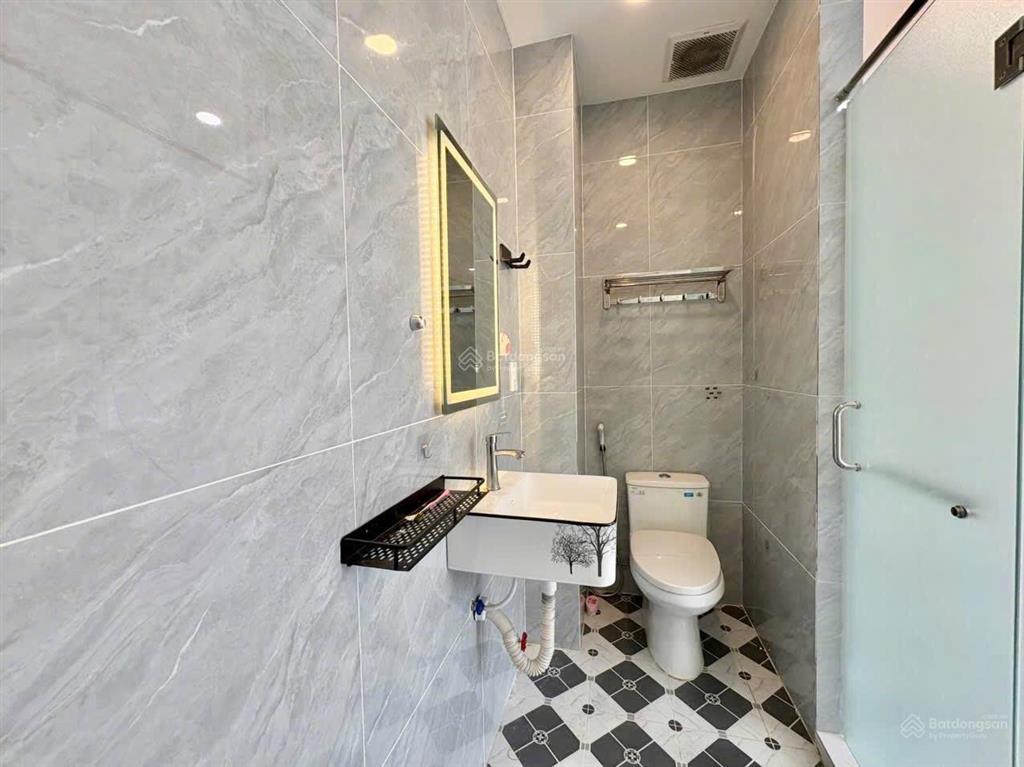 Chuẩn chdv sang xịn  máy giặt riêng  sát cầu chữ y tiện di chuyển qua quận 5.