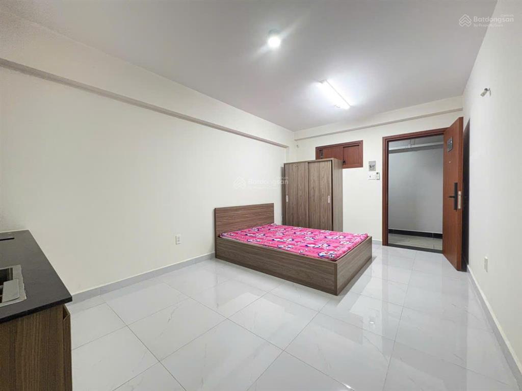 Căn hộ dịch vụ dạng chung cư mini, thang máy, hầm xe bảo vệ, 5,3 tr/th sát cầu nguyễn tri phương q5