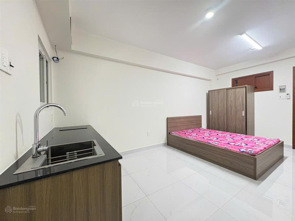 Căn hộ dịch vụ dạng chung cư mini, thang máy, hầm xe bảo vệ, 5,3 tr/th sát cầu nguyễn tri phương q5