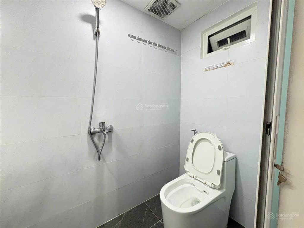 Căn hộ dịch vụ dạng chung cư mini, thang máy, hầm xe bảo vệ, 5,3 tr/th sát cầu nguyễn tri phương q5