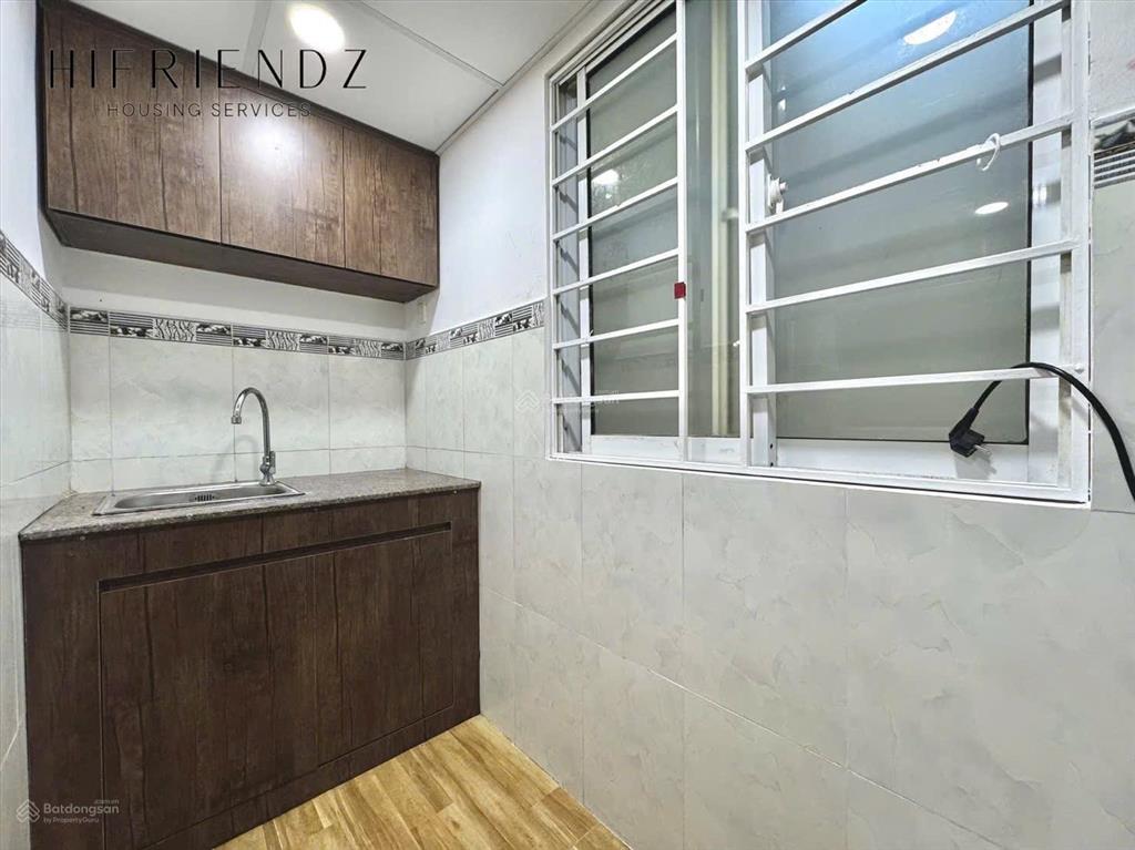 Căn hộ phòng dạng gác cao  full nội thất, gần cầu chữ y. sát quận 5, 1