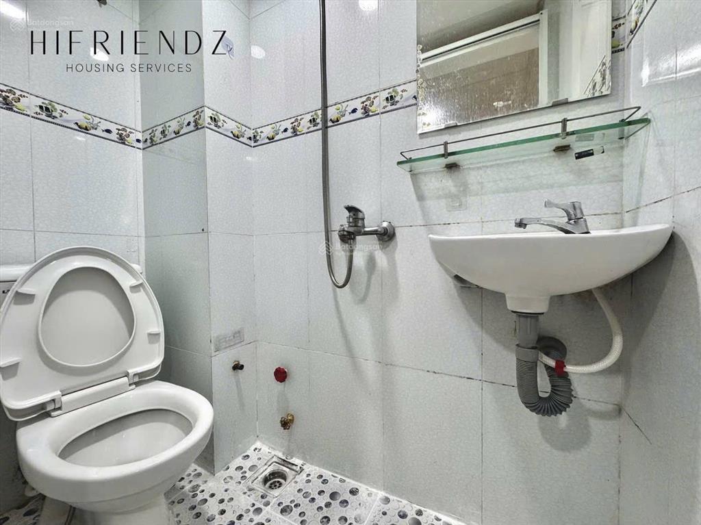 Căn hộ phòng dạng gác cao  full nội thất, gần cầu chữ y. sát quận 5, 1