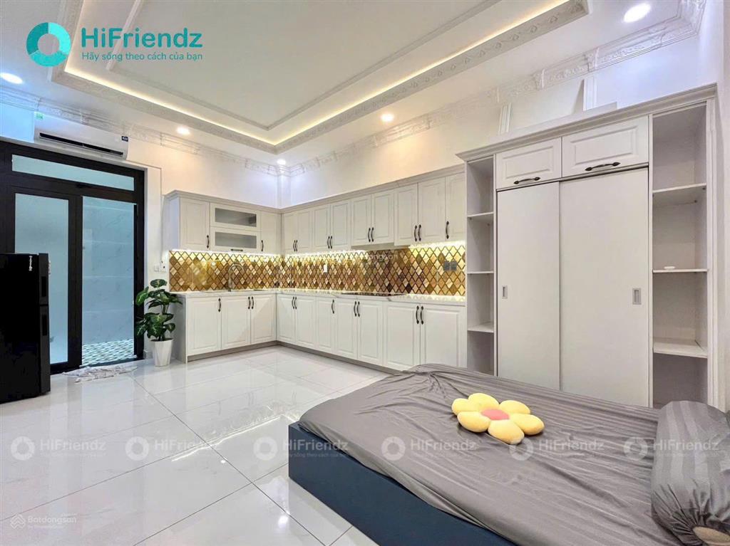 Căn hộ dịch vụ có sân sau + dàn bếp lớn siêu đẹp sát cầu nguyễn tri phương