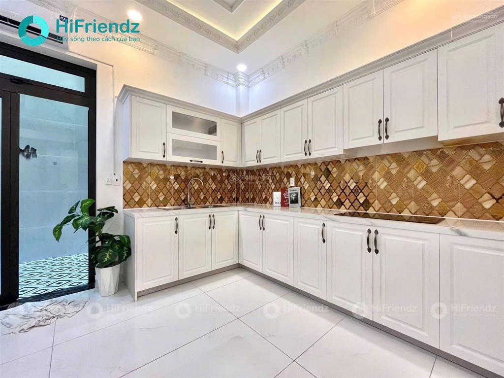 Căn hộ dịch vụ có sân sau + dàn bếp lớn siêu đẹp sát cầu nguyễn tri phương