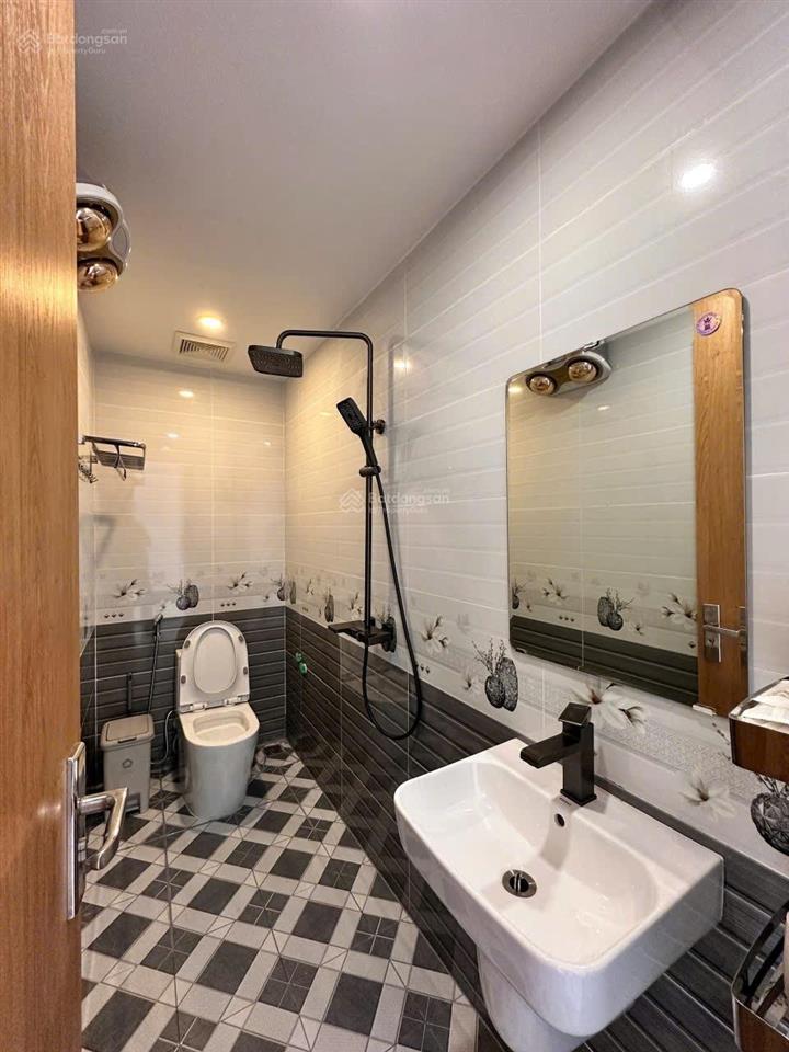 Do nhu cầu công việc em cần cho thuê lại căn nhà hoàn thiện 5 tầng full đồ