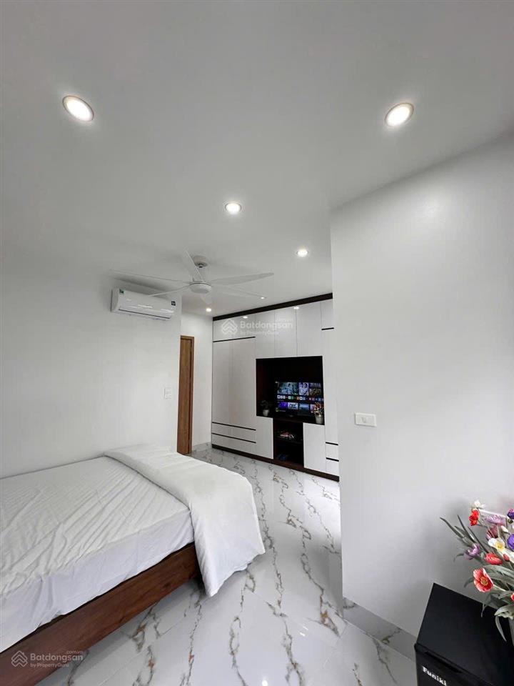 Do nhu cầu công việc em cần cho thuê lại căn nhà hoàn thiện 5 tầng full đồ
