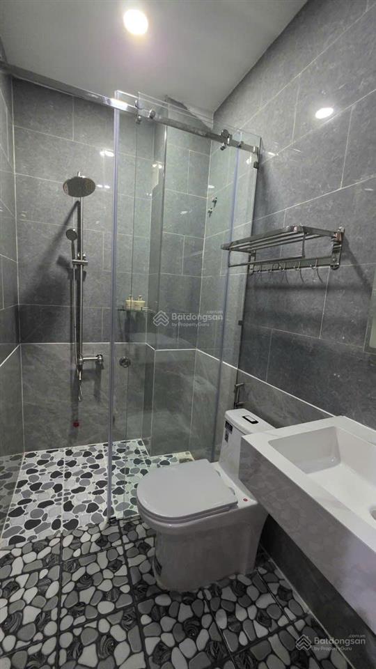 Cho thuê khách sạn mt đường trần hưng đạo q5, 10pn, 11wc, giá tốt