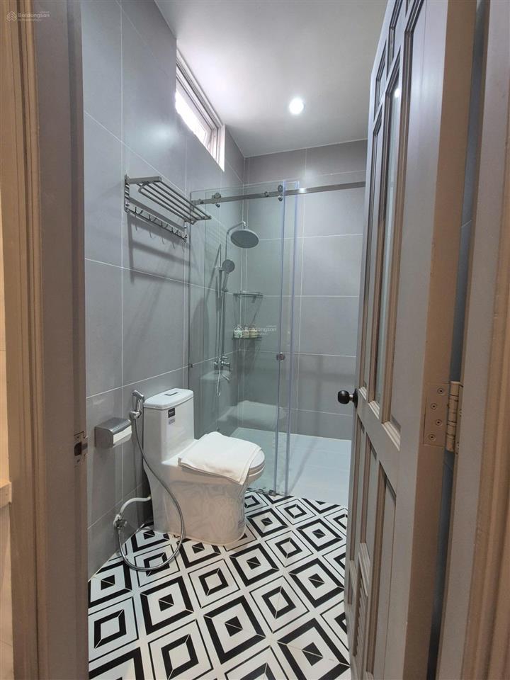 Cho thuê khách sạn 7pn full nt hẻm cô bắc p cầu ông lãnh, q1