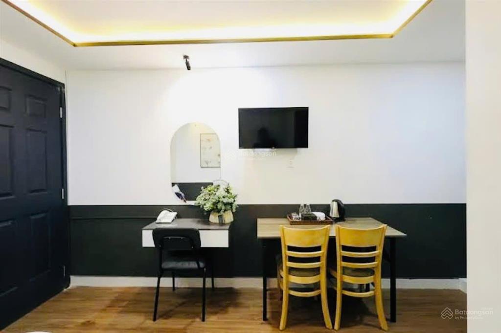 Cho thuê 37 phòng khách sạn mt đường nam quốc cang p bến thành quận 1.
