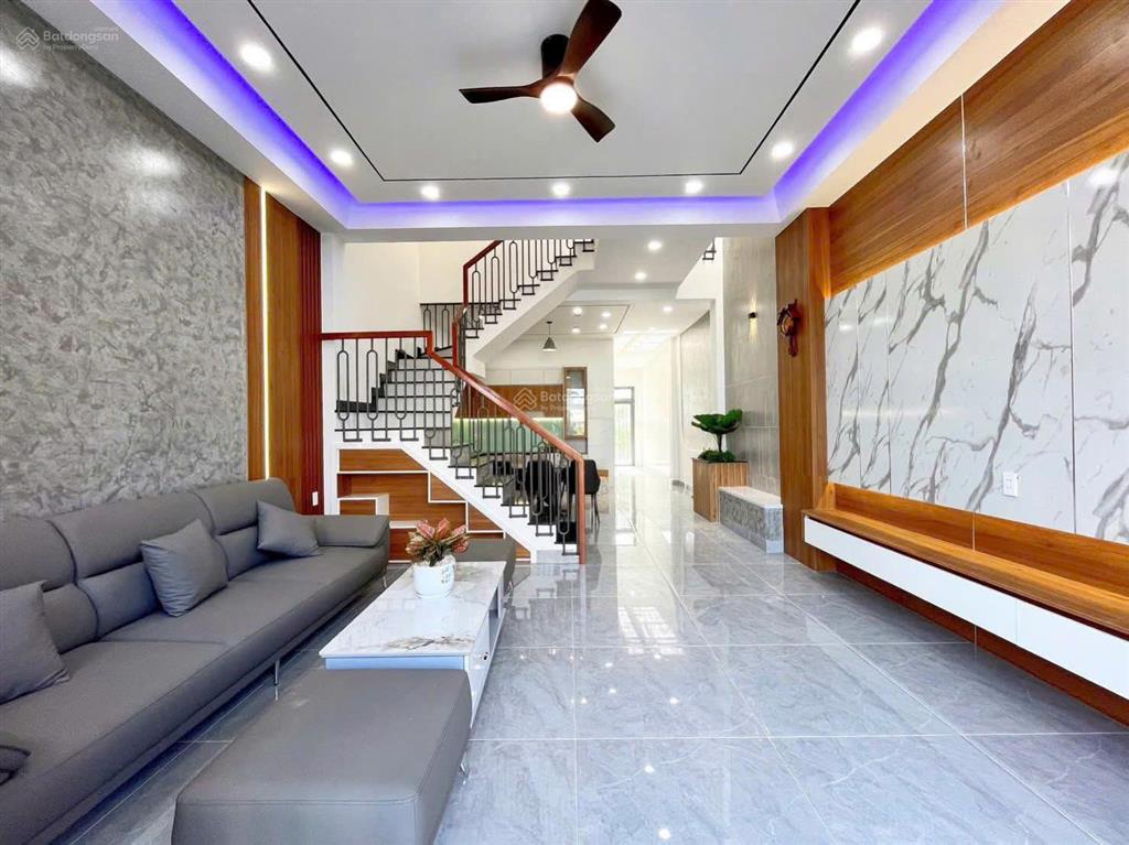 Nhà phố hoàn thiện ngay p. phước tân sổ riêng hoàn công