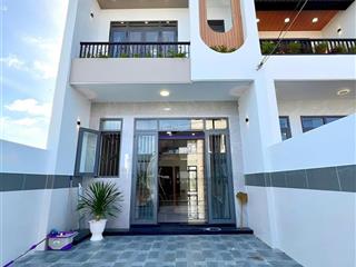 Nhà gần cổng 11, phường phước tân  chỉ 650 triệu sở hữu ngay nhà mới hoàn thiện, sổ riêng