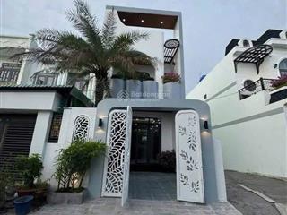 Bán nhà lầu 95m sổ riêng thổ cư giá chỉ 2 tỷ 050 trung tâm biên hoà , đi hướng kdl bửu long.