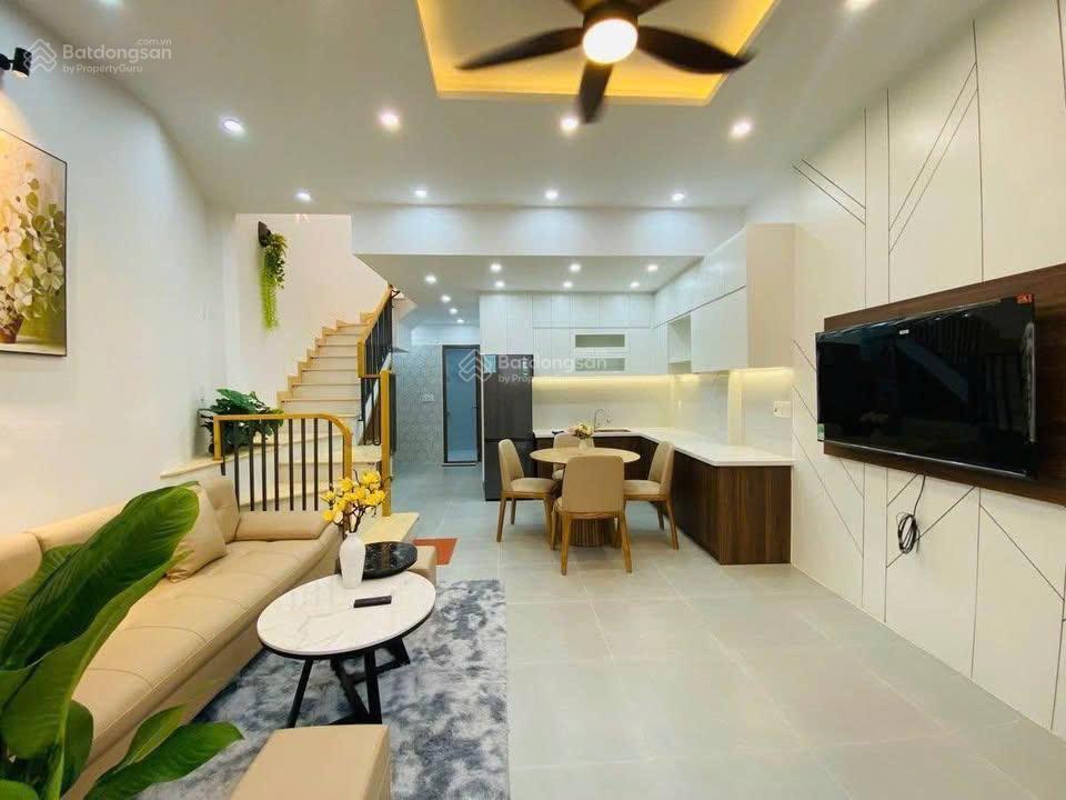 Chính chủ cần bán nhà lầu 5x20 giá chỉ 2,050 tỷ
