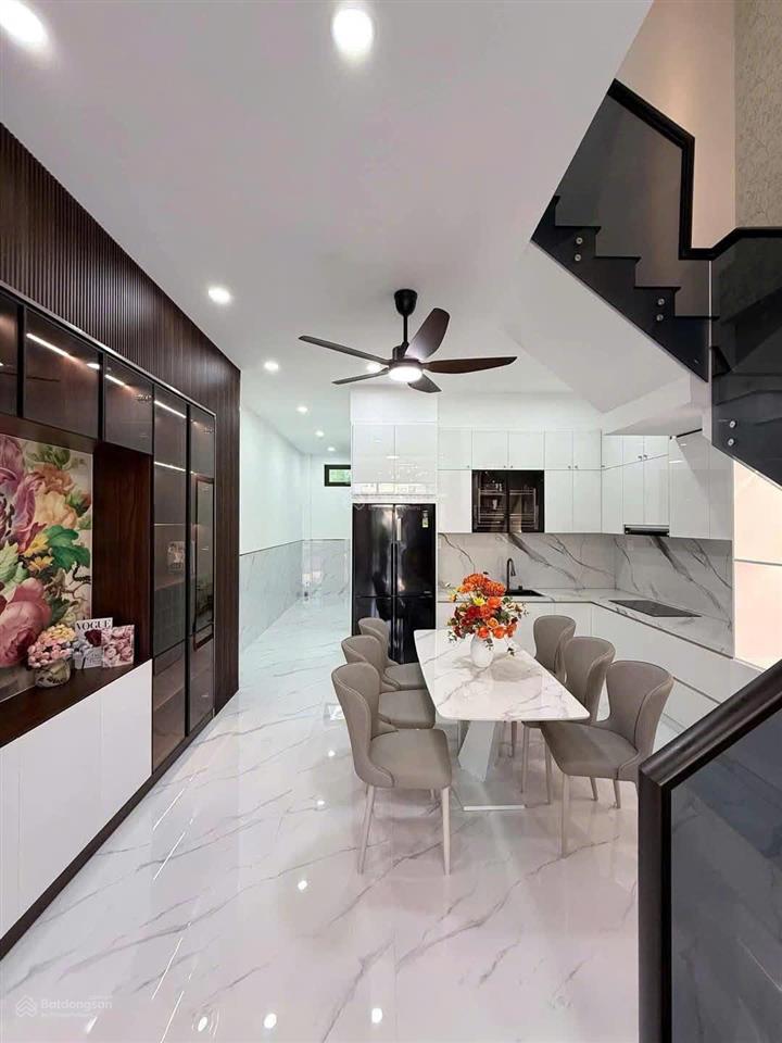 Định cư mỹ, anh chủ bán căn nhà mái thái 5x22 mới xây trong kdc bửu long. gần đại học lạc hồng.