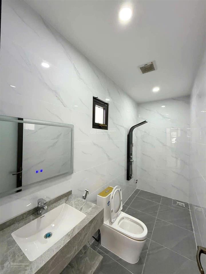 Định cư mỹ, anh chủ bán căn nhà mái thái 5x22 mới xây trong kdc bửu long. gần đại học lạc hồng.