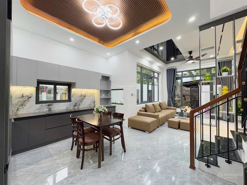 Chủ cần tiền cho con trai lấy vợ bán gấp nhà lầu 6,75x21 mới xây ngay cuối huỳnh văn nghệ 500tr