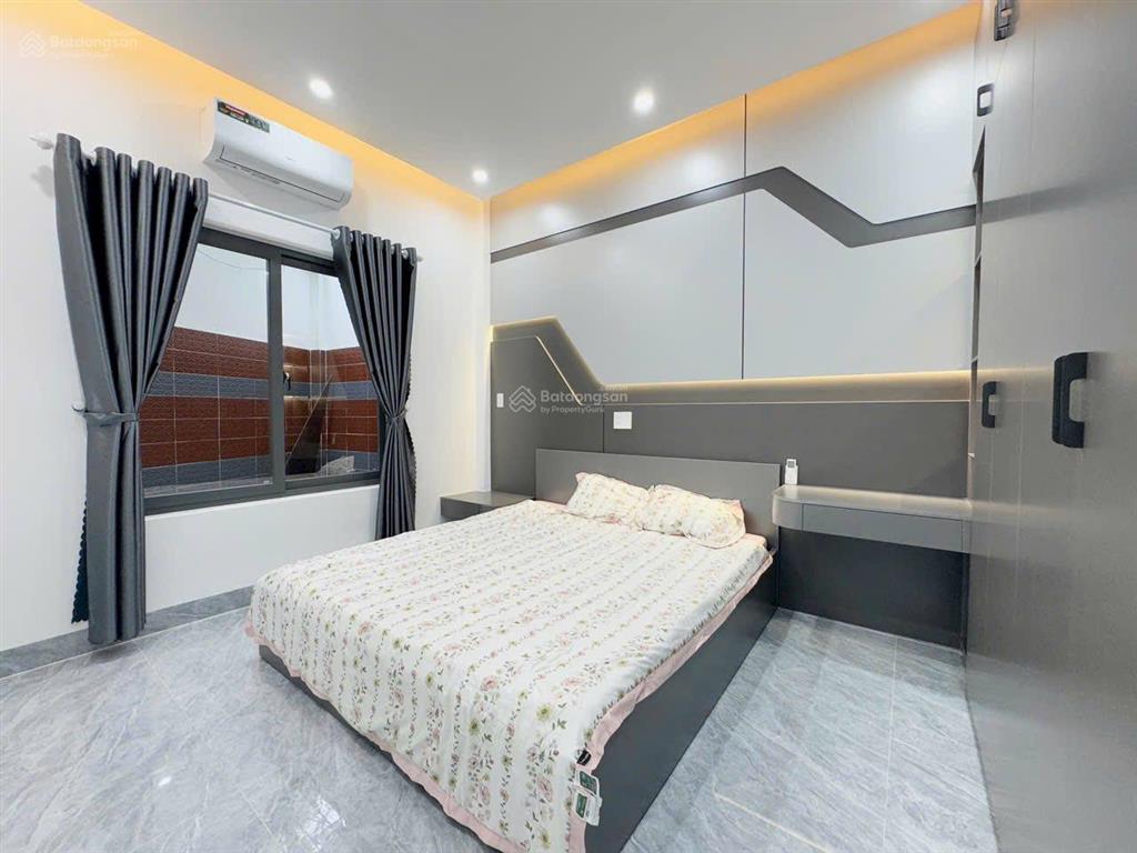Chủ cần tiền cho con trai lấy vợ bán gấp nhà lầu 6,75x21 mới xây ngay cuối huỳnh văn nghệ 500tr