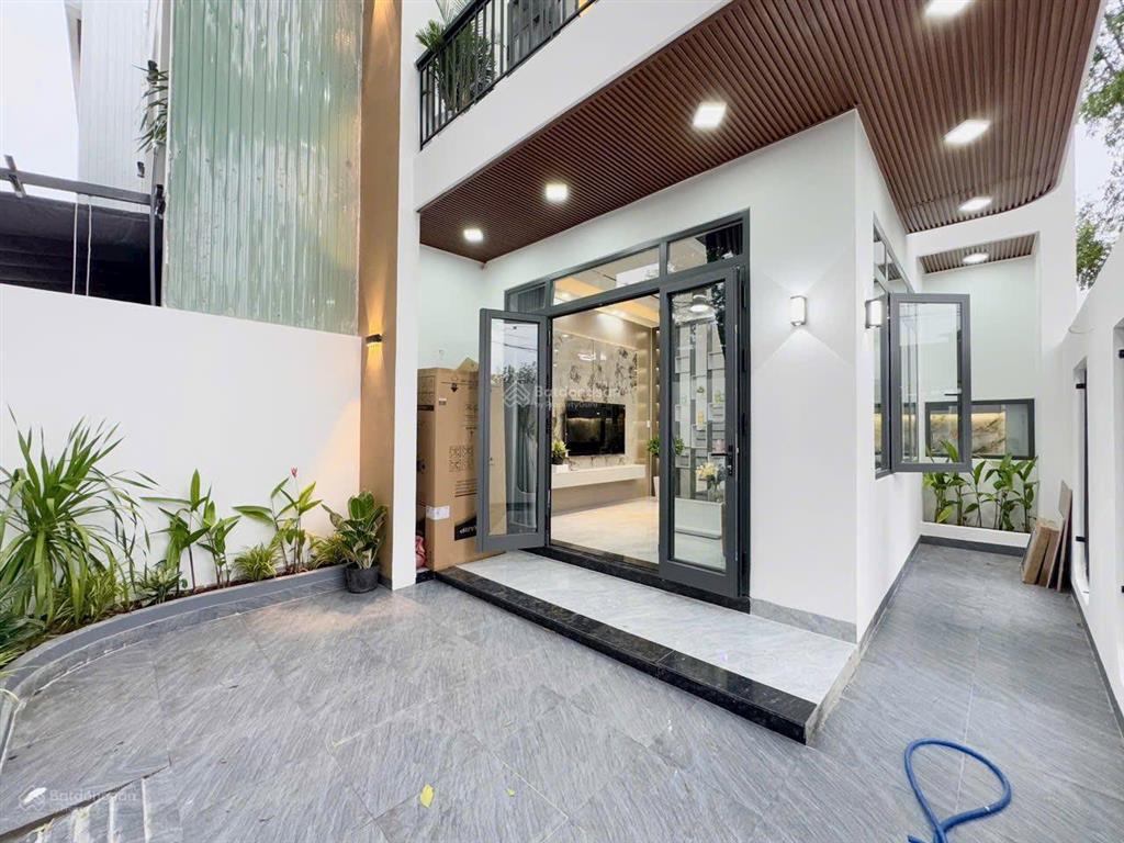 Chủ cần tiền cho con trai lấy vợ bán gấp nhà lầu 6,75x21 mới xây ngay cuối huỳnh văn nghệ 500tr