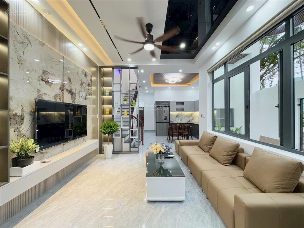 Chủ cần tiền cho con trai lấy vợ bán gấp nhà lầu 6,75x21 mới xây ngay cuối huỳnh văn nghệ 500tr