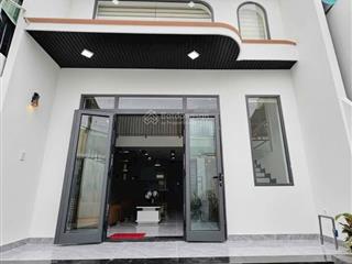 Chính chủ cần tiền bán gấp căn nhà gác lửng ngang lên tới 8m2 gần ngay kdl bửu long.