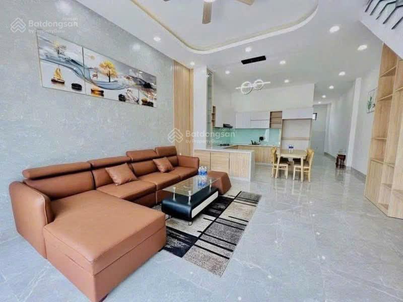 Quá khó khăn bán cắt lỗ 200tr nhà ngay chợ tân mai 2 với 2 tỷ nhà hoàn công sẵn full nội thất.