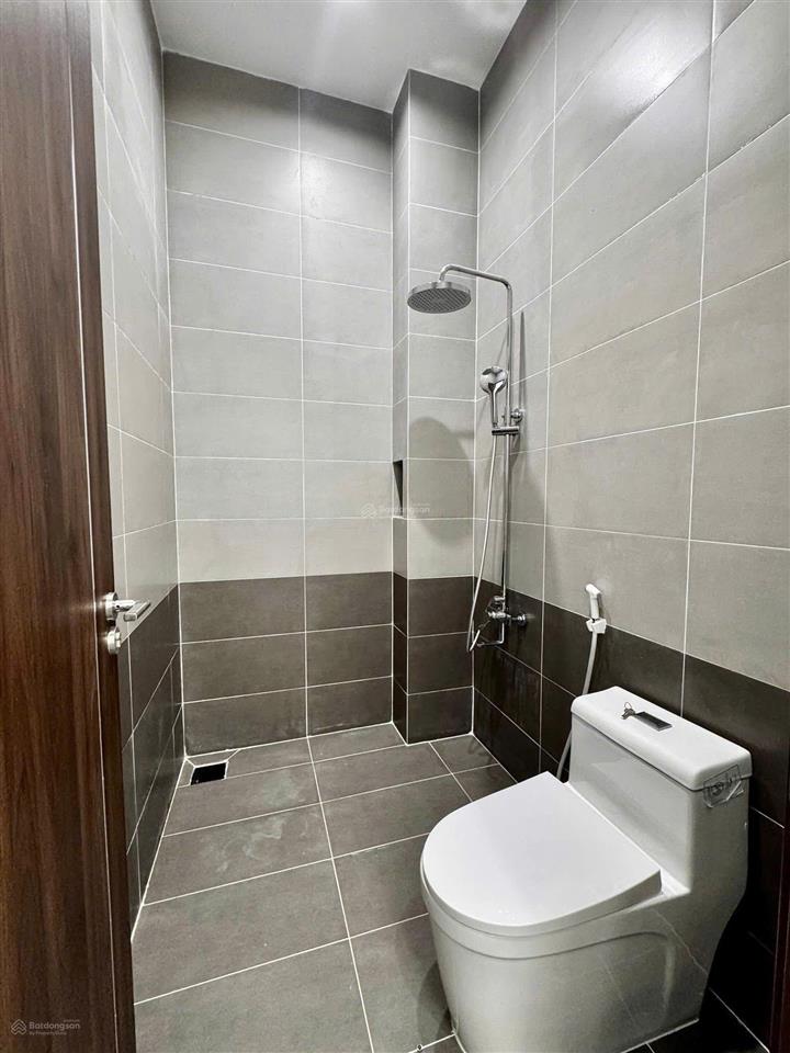 Quá khó khăn bán cắt lỗ 200tr nhà ngay chợ tân mai 2 với 2 tỷ nhà hoàn công sẵn full nội thất.