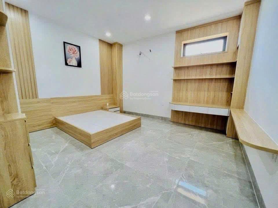 Quá khó khăn bán cắt lỗ 200tr nhà ngay chợ tân mai 2 với 2 tỷ nhà hoàn công sẵn full nội thất.