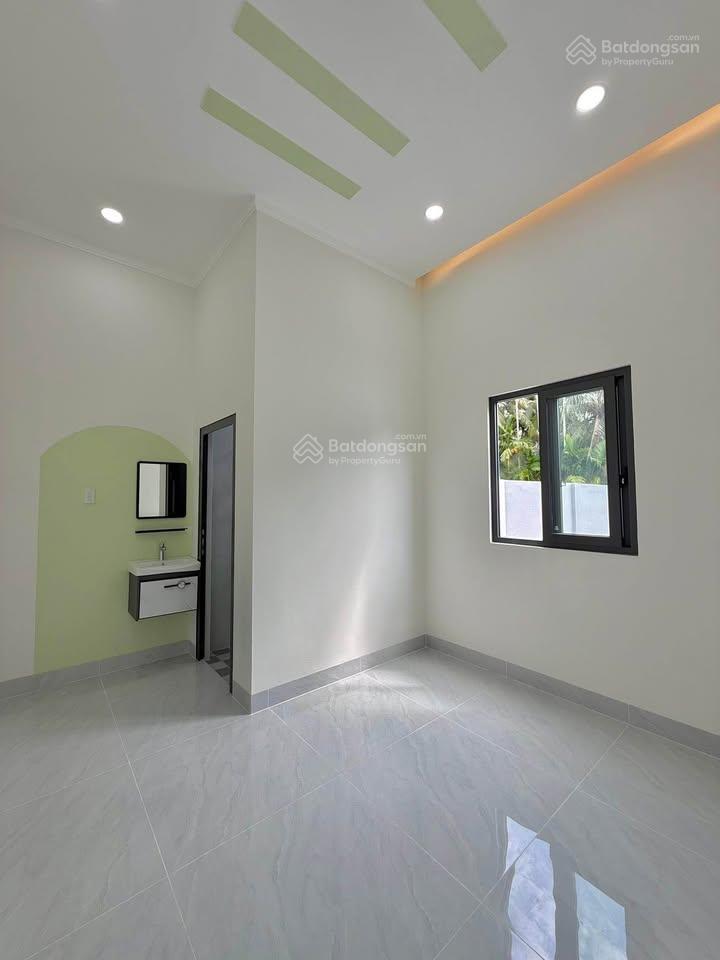 Gia đình kẹt tiền bán gấp căn nhà cấp 4 ngay cuối đường đồng khởi giá đúng 1t080 còn bớt