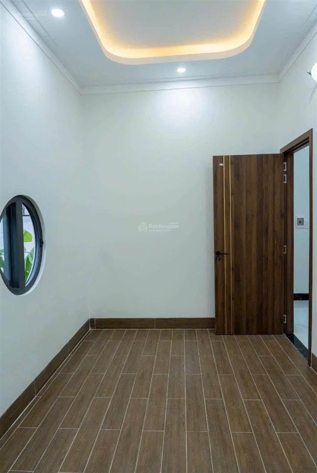 Chủ ngộp bán gấp nhà lầu mới xây 5x17 gần kdl bửu long giá 1ty550 tặng nội thất chỉ giá 50tr.