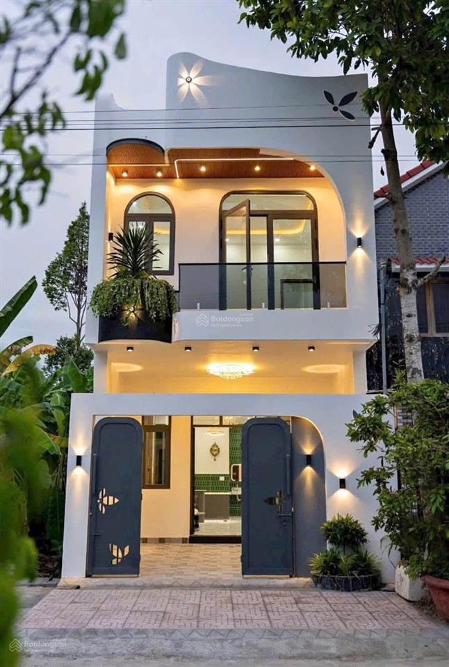 Chủ ngộp bán gấp nhà lầu mới xây 5x17 gần kdl bửu long giá 1ty550 tặng nội thất chỉ giá 50tr.