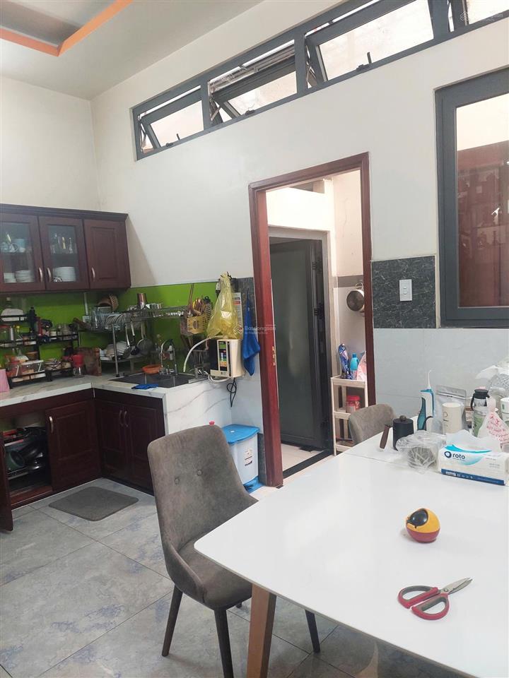 Nhà ngay chợ linh trung, thủ đức tiện kinh doanh, mua bán sầm uất